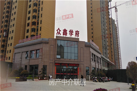 城南德馨花园二楼，3室2厅110万108m2出售